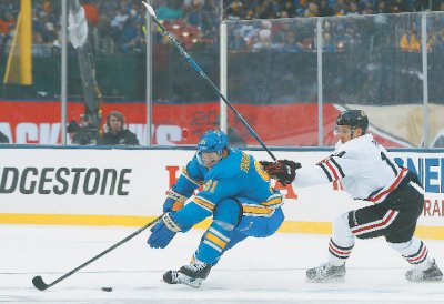 Final: Bruins 4, Blackhawks 2 in Winter Classic win; Rask makes 36 saves