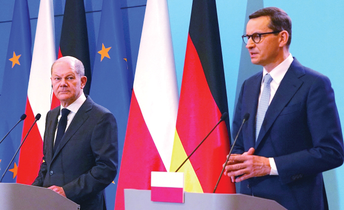 Scholz attempts to keep Poland visit positive - Read Qatar Tribune on ...