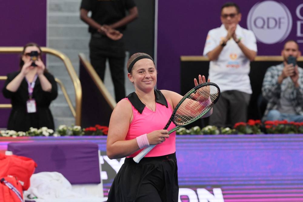 WTA sends Belinda Bencic pictures of Haddad Maia by mistake : r/tennis